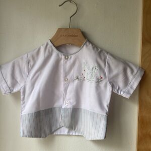 Vintage short sleeve button down shirt with embroidered squirrel 18 months